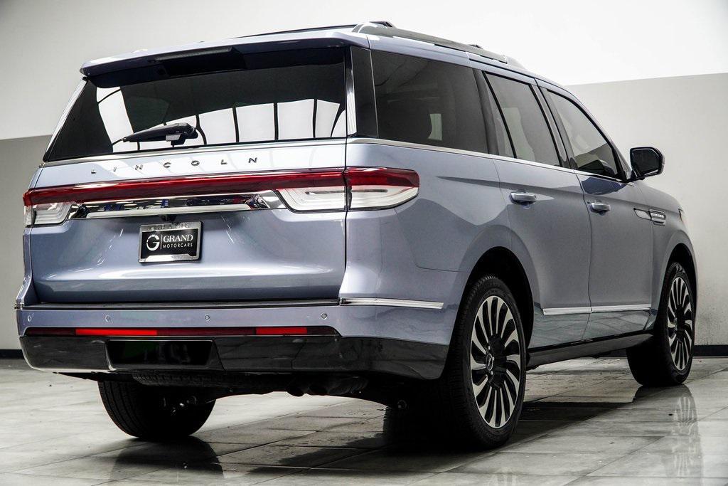 used 2022 Lincoln Navigator car, priced at $61,998