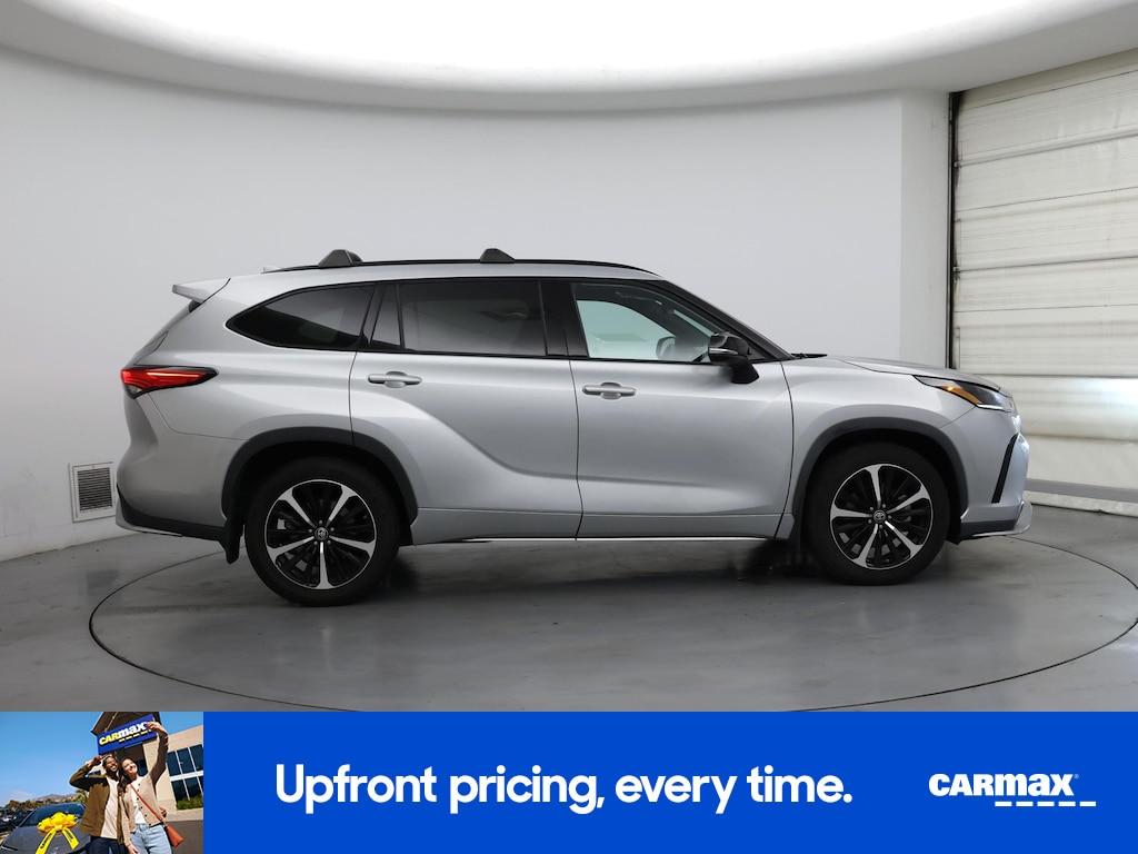 used 2021 Toyota Highlander car, priced at $31,998