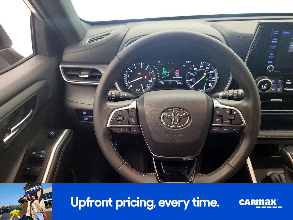 used 2021 Toyota Highlander car, priced at $31,998