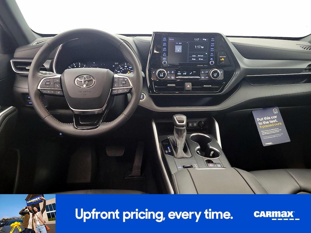 used 2021 Toyota Highlander car, priced at $31,998