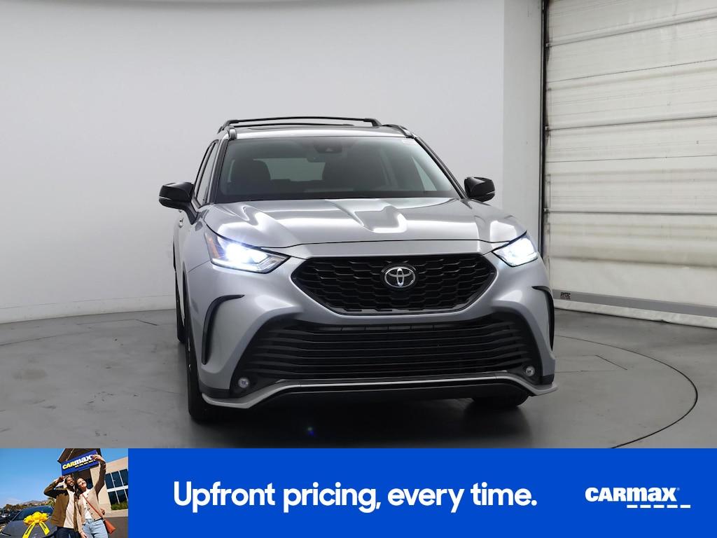 used 2021 Toyota Highlander car, priced at $31,998