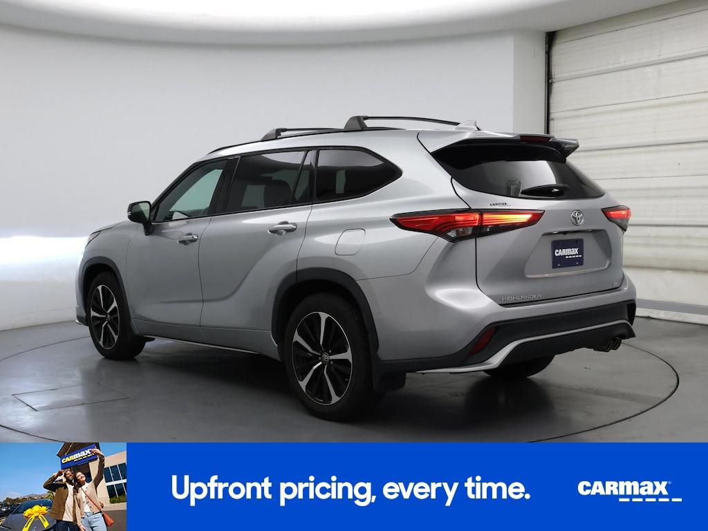used 2021 Toyota Highlander car, priced at $31,998