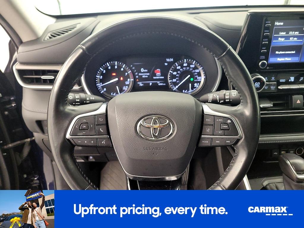 used 2021 Toyota Highlander car, priced at $32,998