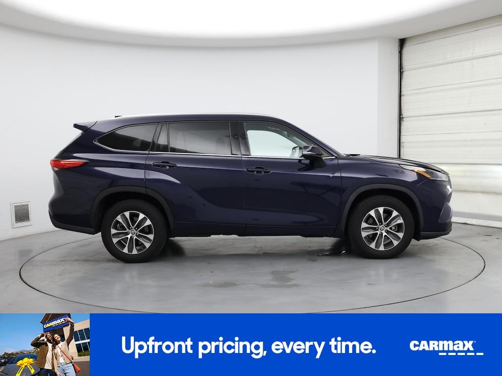 used 2021 Toyota Highlander car, priced at $32,998