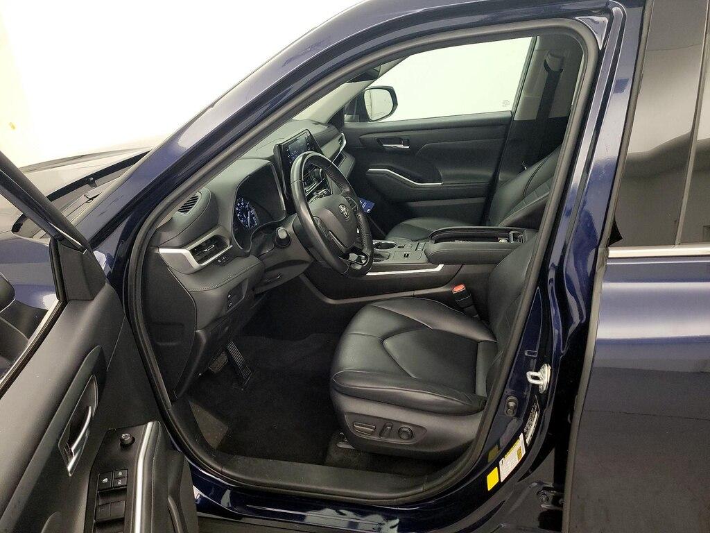 used 2021 Toyota Highlander car, priced at $32,998