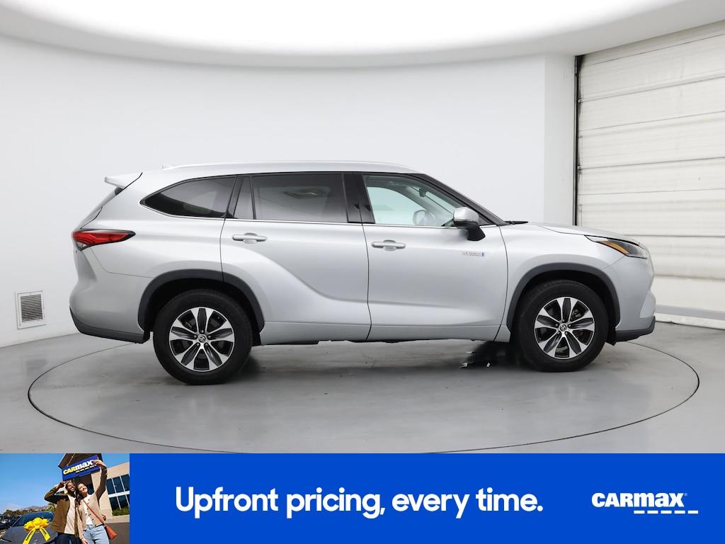 used 2021 Toyota Highlander Hybrid car, priced at $35,998