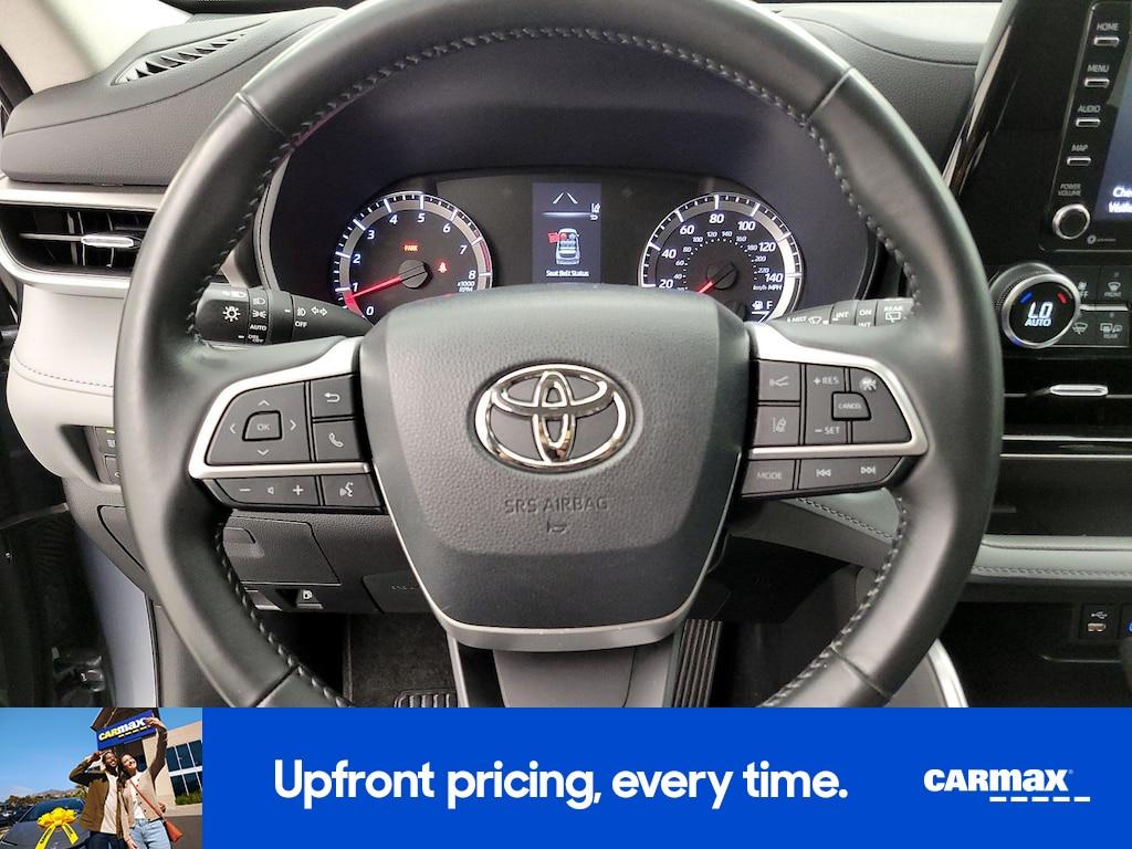 used 2022 Toyota Highlander car, priced at $30,998