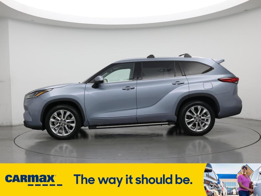 used 2022 Toyota Highlander car, priced at $39,998