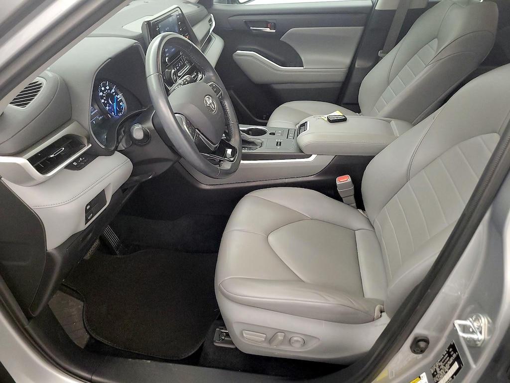 used 2021 Toyota Highlander Hybrid car, priced at $38,998