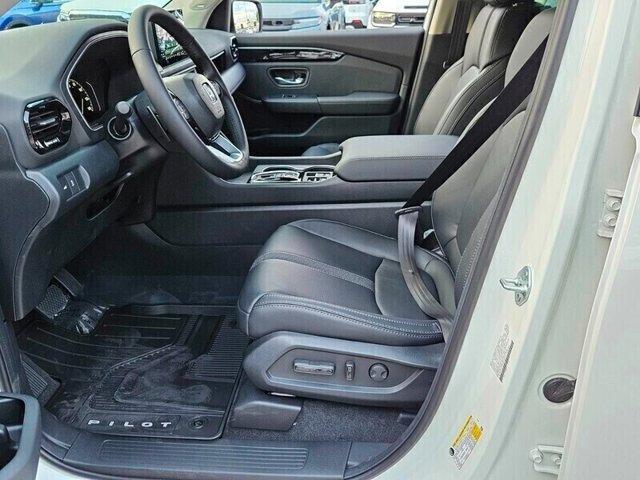 new 2025 Honda Pilot car, priced at $47,817