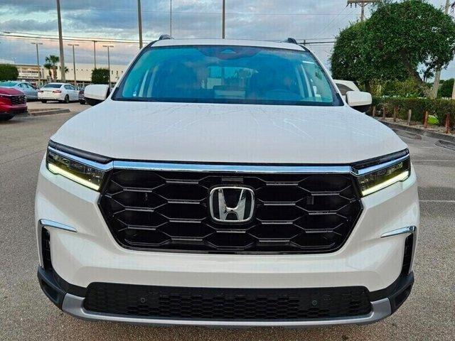 new 2025 Honda Pilot car, priced at $47,817