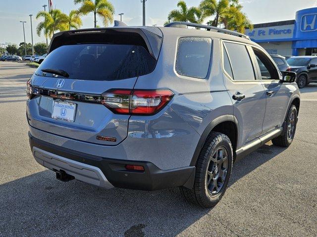 new 2025 Honda Pilot car, priced at $48,330