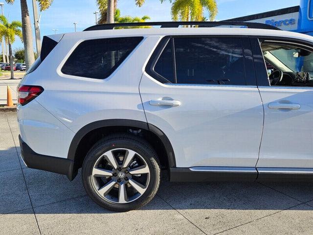 new 2025 Honda Pilot car, priced at $52,930