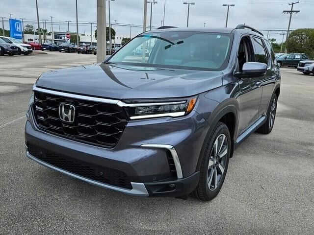 new 2025 Honda Pilot car, priced at $49,780