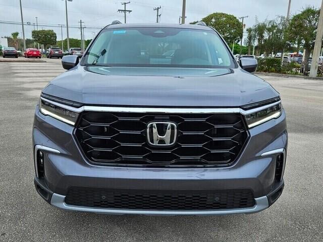 new 2025 Honda Pilot car, priced at $49,780