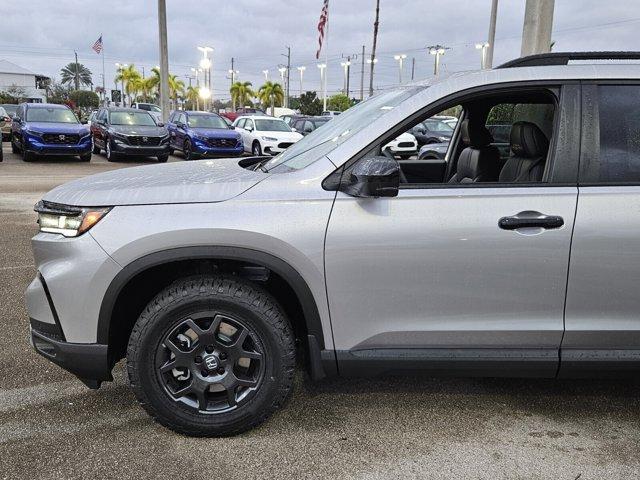 new 2025 Honda Pilot car, priced at $48,850