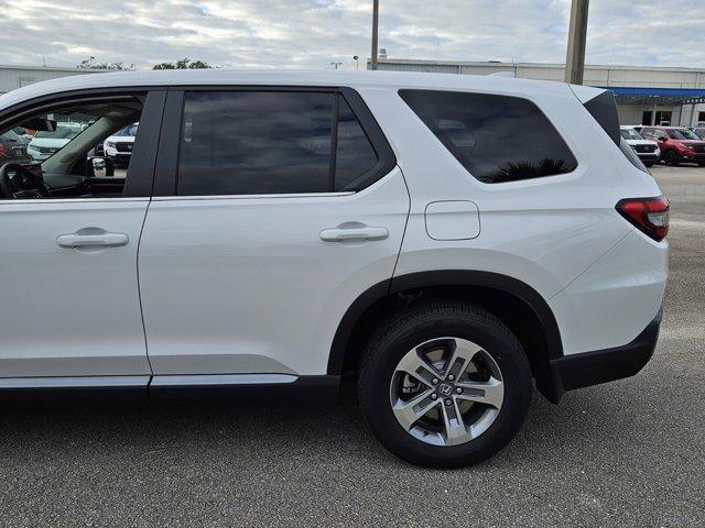 new 2025 Honda Pilot car, priced at $43,350