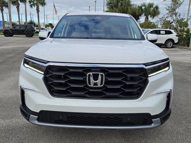 new 2025 Honda Pilot car, priced at $43,350