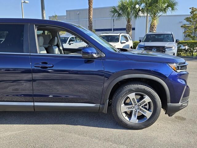 new 2025 Honda Pilot car, priced at $43,717