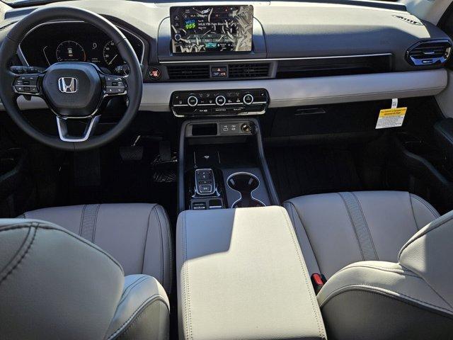 new 2025 Honda Pilot car, priced at $48,519