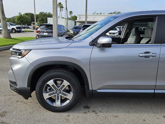 new 2025 Honda Pilot car, priced at $42,355