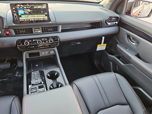new 2025 Honda Pilot car, priced at $49,077