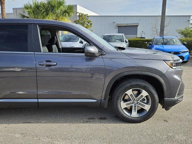 new 2025 Honda Pilot car, priced at $43,027