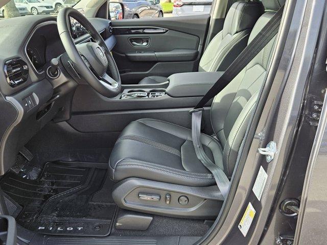 new 2025 Honda Pilot car, priced at $43,027