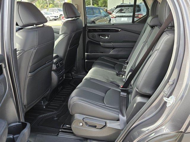 new 2025 Honda Pilot car, priced at $43,027