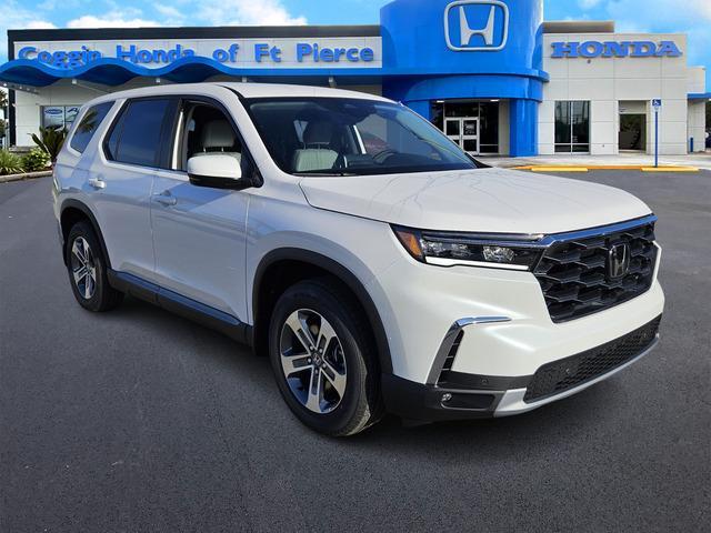 new 2025 Honda Pilot car, priced at $45,447