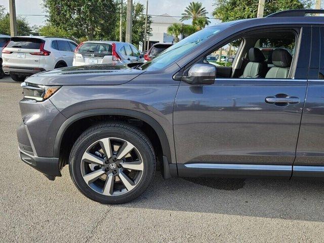 new 2025 Honda Pilot car, priced at $48,092