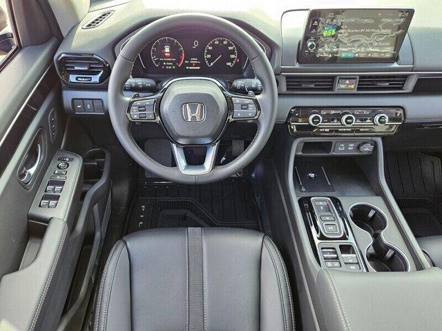 new 2025 Honda Pilot car, priced at $48,092