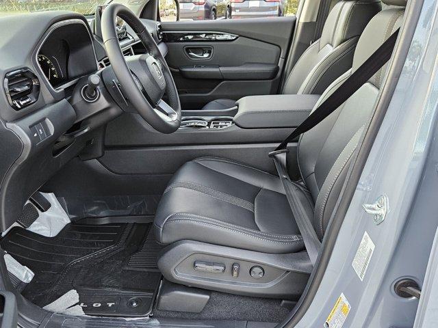 new 2025 Honda Pilot car, priced at $48,519
