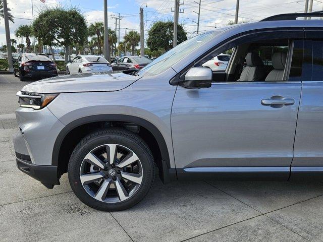 new 2025 Honda Pilot car, priced at $51,046