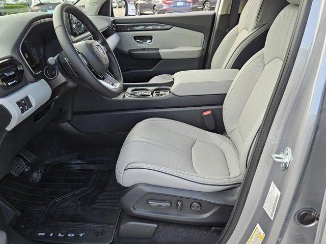 new 2025 Honda Pilot car, priced at $51,046