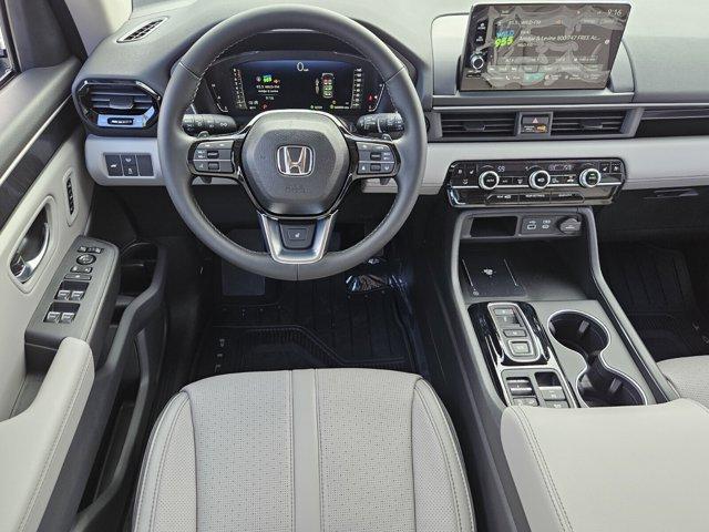 new 2025 Honda Pilot car, priced at $51,046