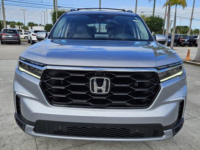new 2025 Honda Pilot car, priced at $51,046