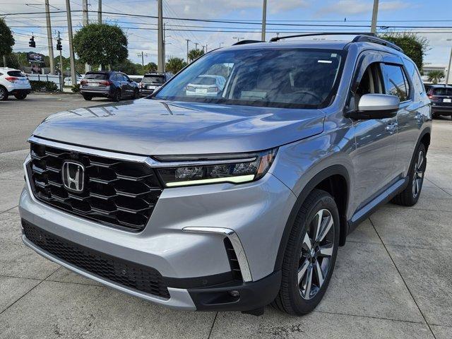 new 2025 Honda Pilot car, priced at $51,046