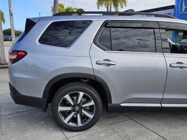 new 2025 Honda Pilot car, priced at $51,046