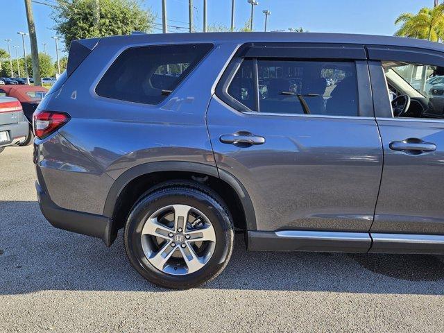 used 2025 Honda Pilot car, priced at $42,862