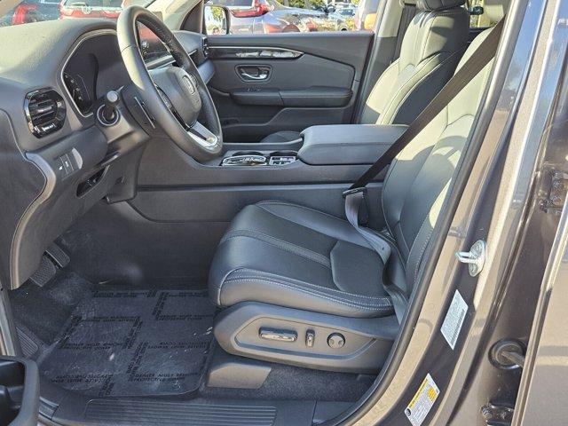 used 2025 Honda Pilot car, priced at $42,862