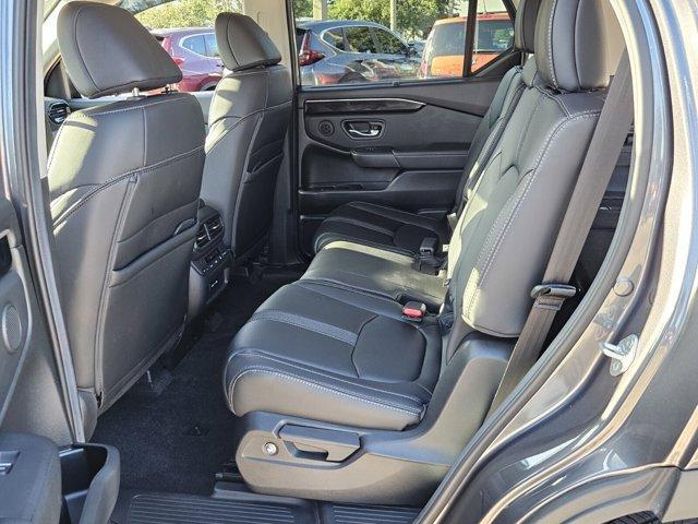 used 2025 Honda Pilot car, priced at $42,862