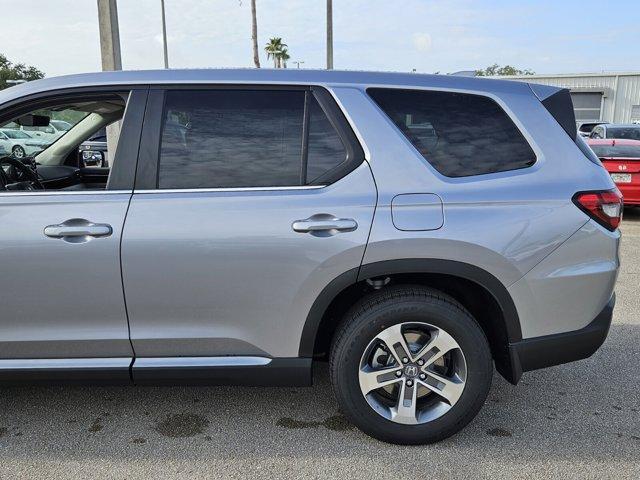 new 2025 Honda Pilot car, priced at $44,330