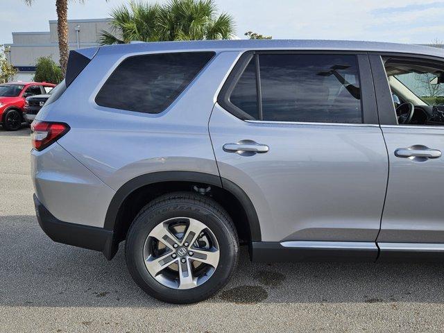 new 2025 Honda Pilot car, priced at $44,330