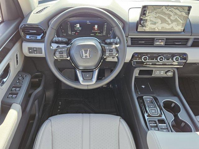 new 2025 Honda Pilot car, priced at $52,308