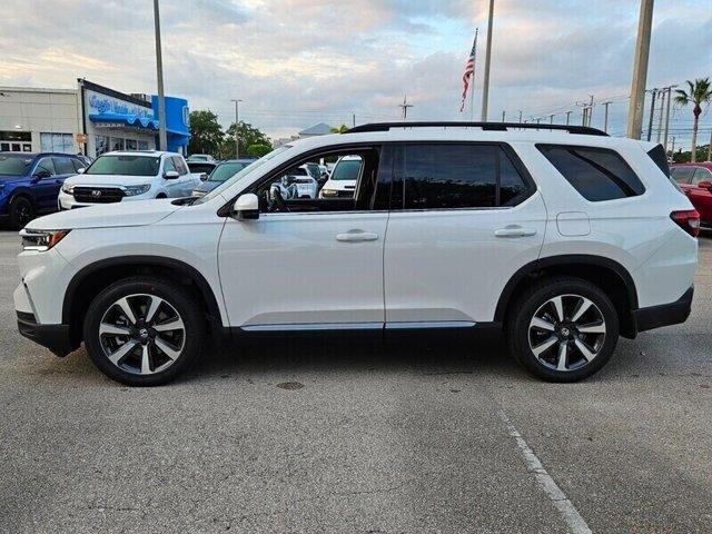 new 2025 Honda Pilot car, priced at $46,740