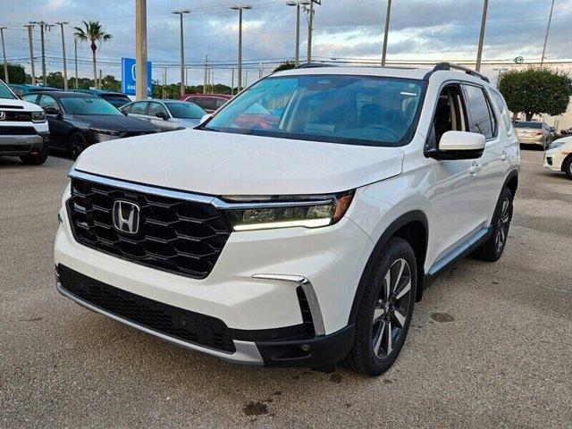 new 2025 Honda Pilot car, priced at $46,740