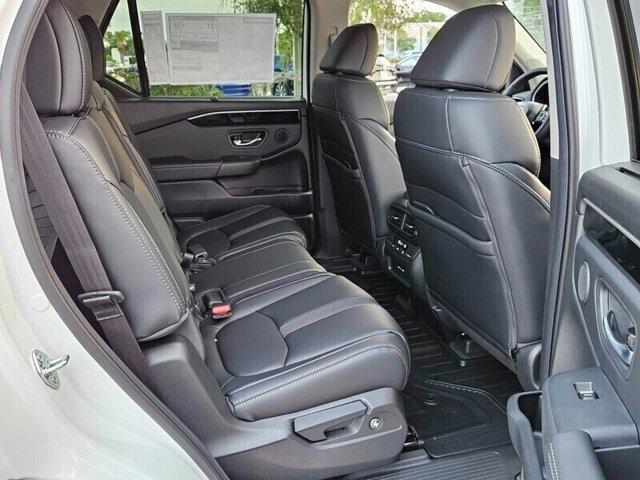 new 2025 Honda Pilot car, priced at $46,740