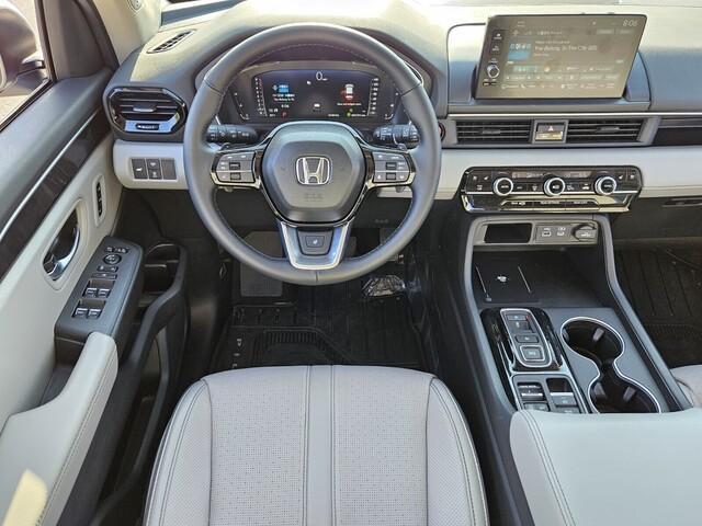 new 2025 Honda Pilot car, priced at $50,726