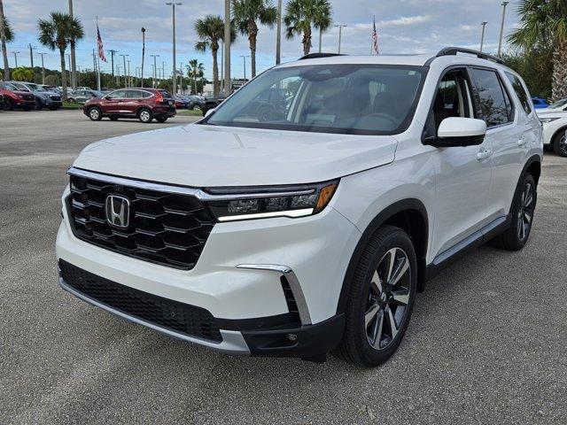 new 2025 Honda Pilot car, priced at $52,930